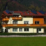 Neuhauser Daire