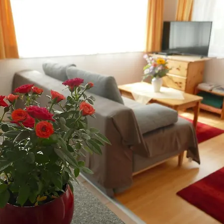 Neuhauser * קראמסאך