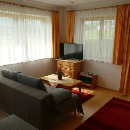 Neuhauser * קראמסאך