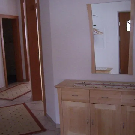 Neuhauser * קראמסאך