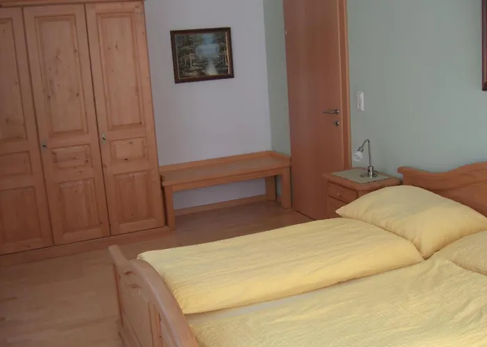 Neuhauser * 크람사흐