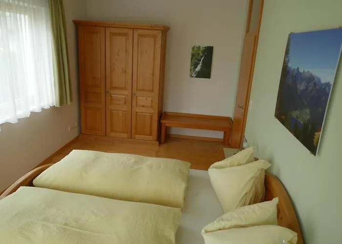 Neuhauser * 크람사흐